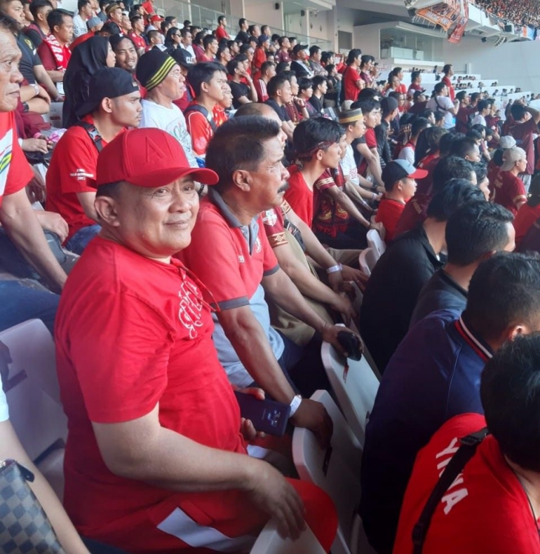SADAP bersama ribuan suporter PSM lainya di SUGBK, Senayan, Jakarta,  (21/7/2019)