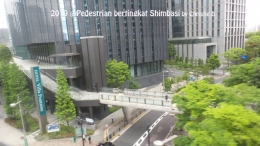 Atau pedestrian bertingkat di Kawaguchi Saitama, dengan level prtama adalahlapangan rumput untuk festival2, lalu hutan kota dan level kedua adalah piramida2 kaca untuk menerangi level dibawahnya | Dokumentasi pribadi