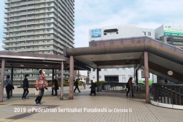  Pedestrian2 bertingkat di kota kecil Funabashi ini menyatakan bahwa, bahkan di kota kecil Jepang saja, mereka sudah membangun pedestrian bertingkat, karena kepadatan penduduknya dan sebagian besar tidak berkendara. | Dokumentasi pribadi