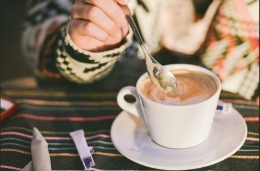 Orang Poertugal tidak ingin melewati rehat kopi. Sumber: kinodelirio.com
