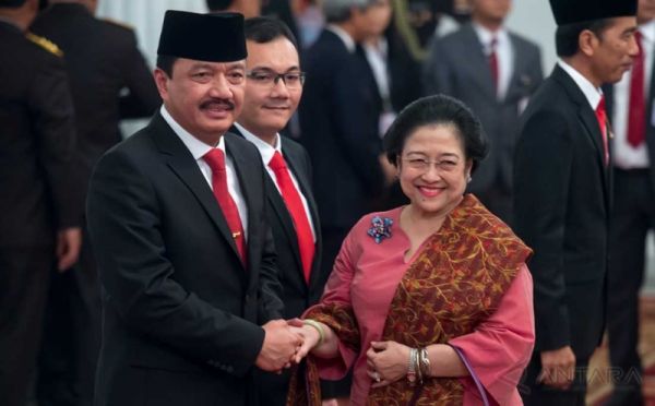 Budi Gunawan dan Megawati [Foto: turnbackhoax.id]