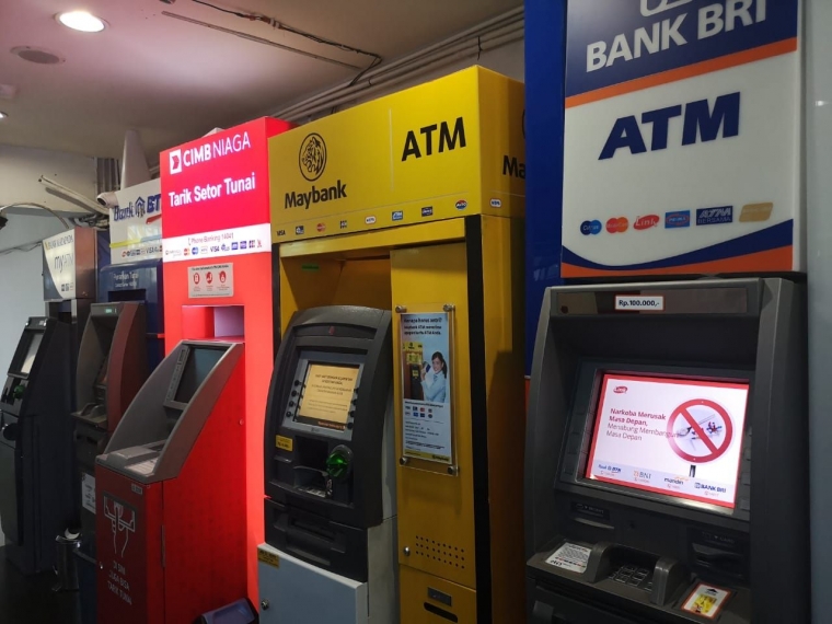 Mesin ATM Jaringan Prima (dok : pribadi)