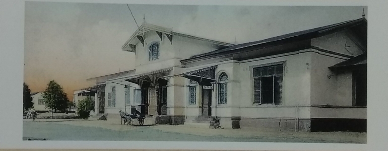 Stasiun Surabaya Gubeng yang Dioperasikan Oleh Staatsspoorwegen. (Sumber : Michiel De Jong )   