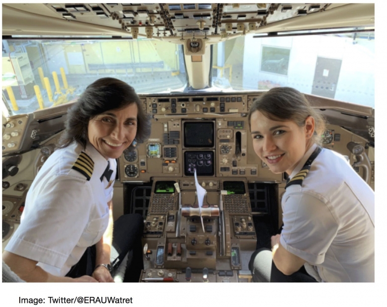 Ibu dan Anak yang jadi satu tim terbang di Delta Airlines (twitter @ERAUWatret)