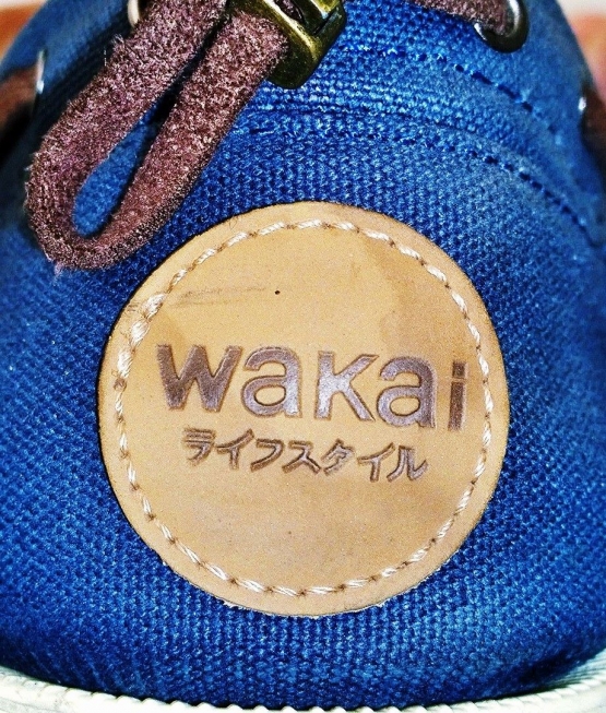 Wakai, produk alas kaki buatan dalam negeri yang mendapat sentuhan desainer dan nama Jepang sehingga sering dikira produk impor (dokpri).
