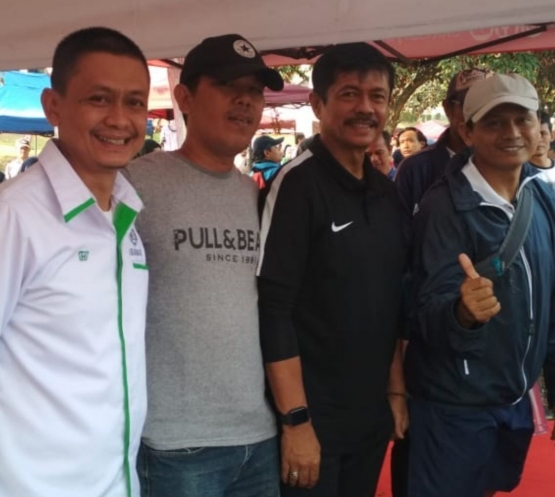 Dari kiri, Bapak Cakra (Askab PSSI Bogor), Supartono (Pengamat Sepak Bola Nasional), Indra Sjafri, dan Dede Supriyadi (Direktur Kompetiai IJSL).