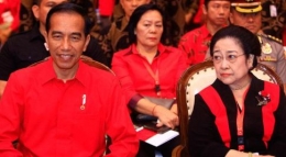 Presiden Jokowi dan ibu Mega. Sumber : Tempo/Subekti