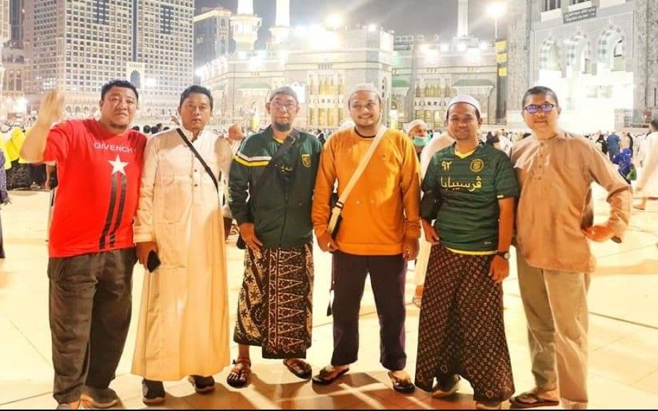 Jemaah Haji Khusus Manaya 2019. Yang muda penuh gaya (Dok Juliantono Hadi)