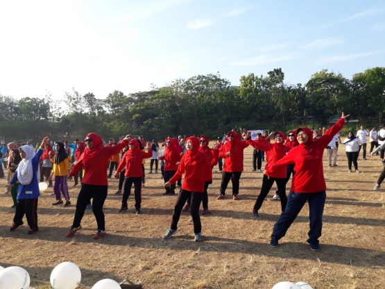 Lomba Senam antar RT di RW 3 Ngaliyan Semarang. Seru... | Dok. Wahyu Sapta.