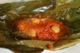 Pepes tempoyak ikan patin sering di sebut brengkes/ pais. Sumber: Lostpacker