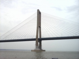 dok.pri Jembatan Suramadu
