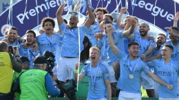 Man.City saat merayakan gelar Liga Inggris musim lalu. Siapa yang akan juara musim ini?/Foto: BBC. 