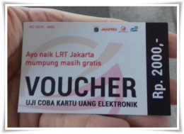 Bila naik LRT dan TJ penumpang dapat voucher yang bisa ditukarkan di loket (Dokpri)
