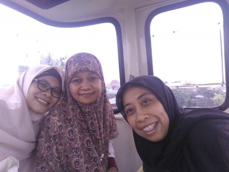 Keliling Indonesia dulu dengan kereta gantung :)