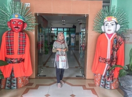 Foto didepan Graha Wisata TMII (Dok. Foto: Pribadi)