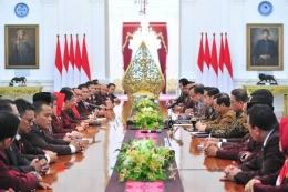 Foto Pertemuan Di Istana | Diunggah dari Tribunnews
