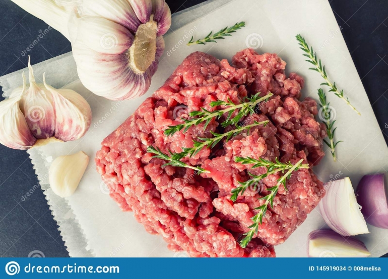 Merendam daging dengan marinade juga efektif mengusir mikroba dan menghambat pembentukan zat karsinogenik (dreamstime.com)