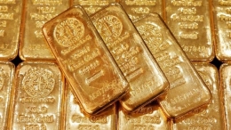 harga emas sedang naik seiring meningkatnya tensi perang dagang (sumber: https://akcdn.detik.net.id)