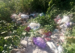 Tumpukan sampah disudut jalan Arung Teko (dokpri)