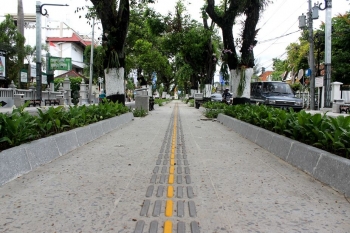 Mataram Boulevard siang hari (foto: Ko In)