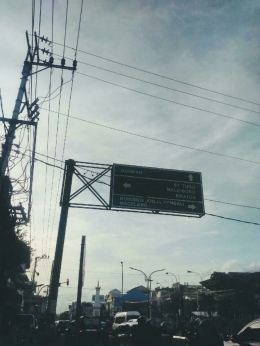 Kondisi lalu lintas Perempatan Tugu Yogyakarta saat sore hari, Jalan Jenderal Sudirman, Yogyakarta, Minggu (4/11/2019).(Sumber: Sabila Khadijah
