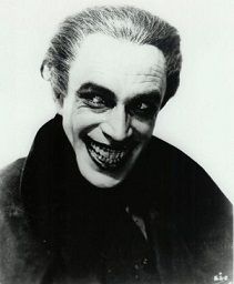 Karakter Gwynplaine yang menjadi inspirasi Joker. Disalin dari: moviemonsters.com