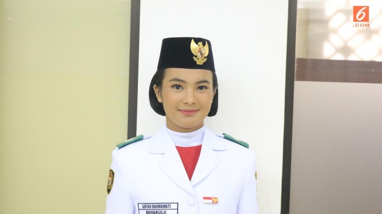 Aisyah Rahmawati, Paskibraka Nasional 2019 dari Bengkulu yang terpilih sebagai Pembawa Baki Penurunan Bendera HUT ke-74 RI | Sumber Foto: Liputan6.com/ Aditya Eka Prawira