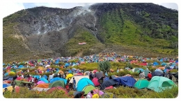 Suasana basecamp cadas gunung Talang menjelang siang, 17 Agustus 2019 (dokpri)