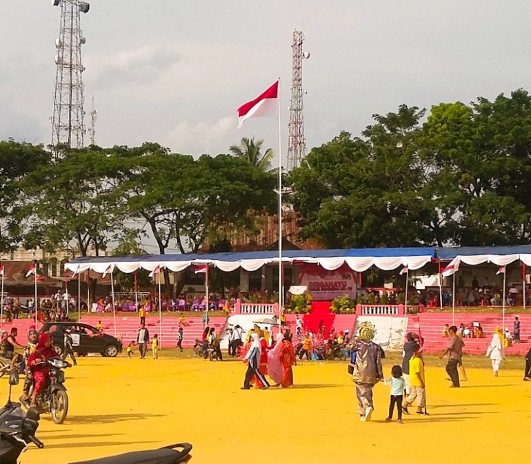 Usai karnaval,merah-putih sendirian. Sumber : dok pribadi