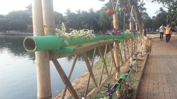 Sayang tanamannya di instalasi bambu ini kurang terawat (dokpri)