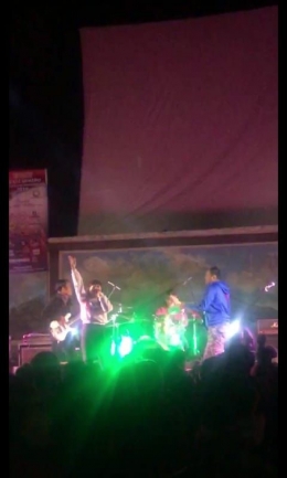 Perform Band C4 asal Malang. Foto dokpri