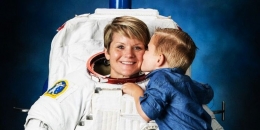 Astronot Anne McClain dan anak yang diperjuangkannya (doc. Business Insider/ed.Wahyuni). 