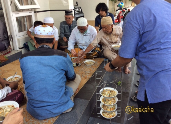 Pembagian Soto Banjar (@kaekaha)