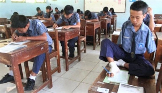 Siswa inklusi di Gunung Kidul, nyaman belajar bersama teman-teman di kelas reguler.  Foto: TEMPO 