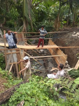 Dokpri | pekerjaan jembatan dengan menggunakan dana desa di desa geulanggang gajah