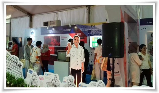 Pengunjung dan pemandu sedang berinteraksi (Dokpri)