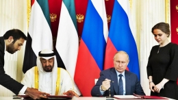 Putra Mahkota Sheikh Mohammed bin Zayed dan Presiden Vladimir Putin menandatangani naskah kerjasama (doc.The National AE/ed.Wahyuni)