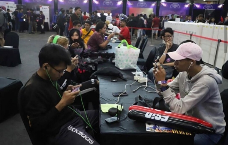 Para gamers yang turut memeriahkan (foto diambil dari IG : @esidgroup)