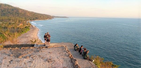 Mereka yang menunggu senja (dok.pri)