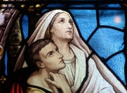 Lukisan kaca patri Santo Agustinus dan Santa Monika (Sumber : https://sdb.or.id )