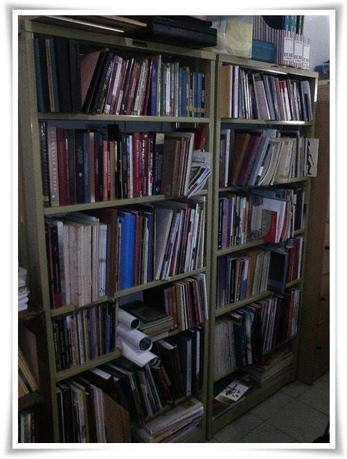 Koleksi buku yang belum dilindungi plastik (Dokpri)
