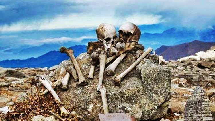 Keberadaan tulang belulang manusia di Roopkund Lake masih menarik untuk diteliti (doc.DKODING/ed.Wahyuni)