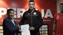 Ferry Paulus resmi perkenalkan pemain barunya di putaran 2 Liga 1 2019. (Beritacenter.com)