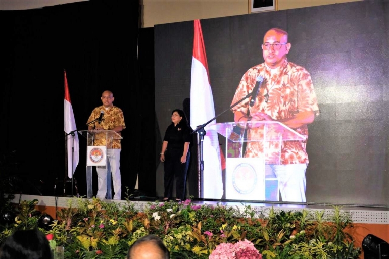 Pastor Paschal memberikan sambutan sesaat sebelum menerima penghargaan dari LPSK di Jakarta, 28 Agustus 2019 | Foto Dokumentasi Chrisanctus Pasch