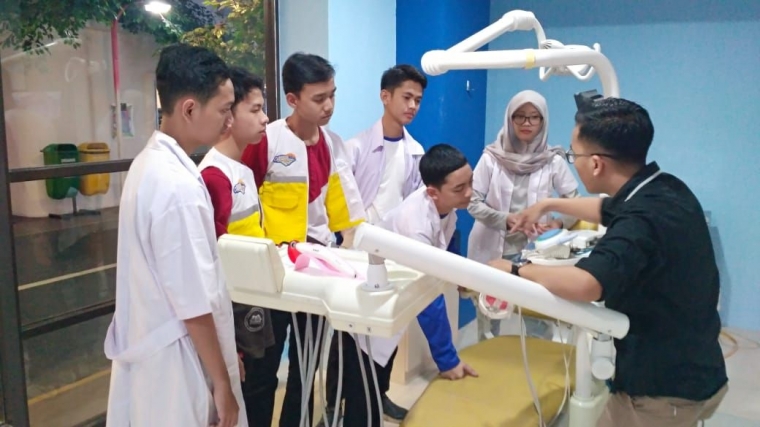 Foto 1. Anak-anak yatim gembira bermain dan belajar di Bandung Champion City dengan dukungan keluarga asuh dari sahabat-sahabat Sigap KerLiP di Jabar. (Foto Pribadi)