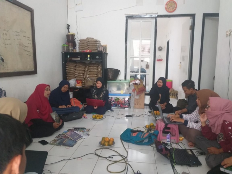 Diskusi literasi dengan pesantren kopi, 17/8/2019