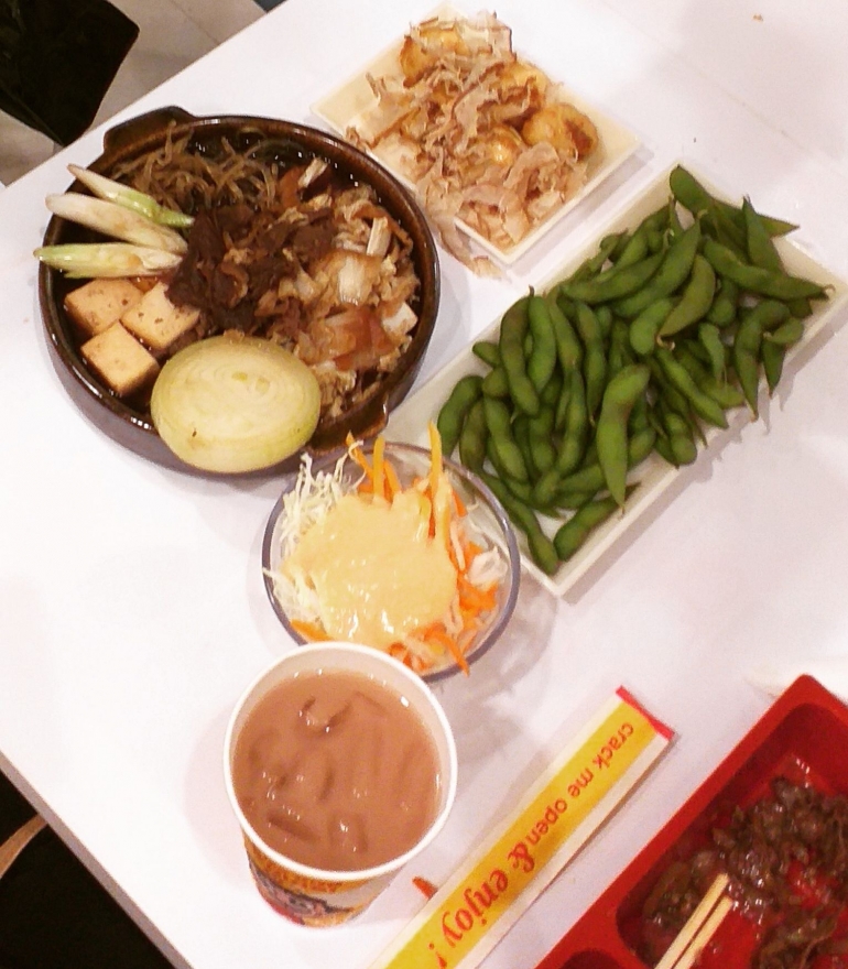 Sukiyaki, salad dan edamame | dokpri