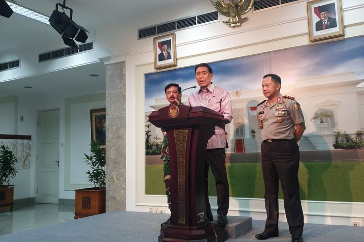 Menkopolhukam Wiranto saat usai rapat dengan Presiden Jokowi di Istana Kepresidenan, Jakarta, Jumat (30/8/2019). (KOMPAS.com/Ihsanuddin) 