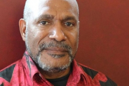 Tokoh separatis Papua, Benny Wenda, yang kini berada di Oxford, Inggris. (Reuters/Tom Miles)/Dok. kompas.com
