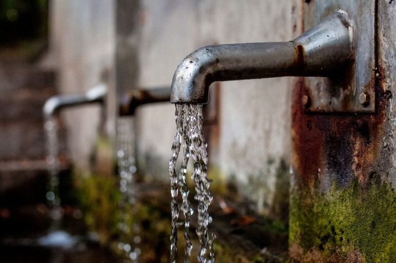 Air merupakan salah satu sumber kehidupan yang berharga | Ilustrasi gambar : pixabay